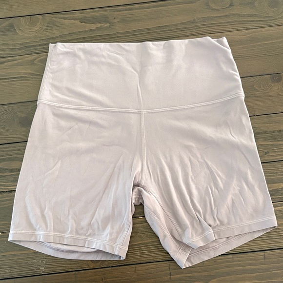 lululemon athletica Cream Bike Shorts - Picture 1 of 6
